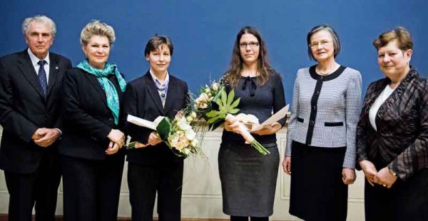 A Magyar Tudományos Akadémián női tudósokat díjaztak